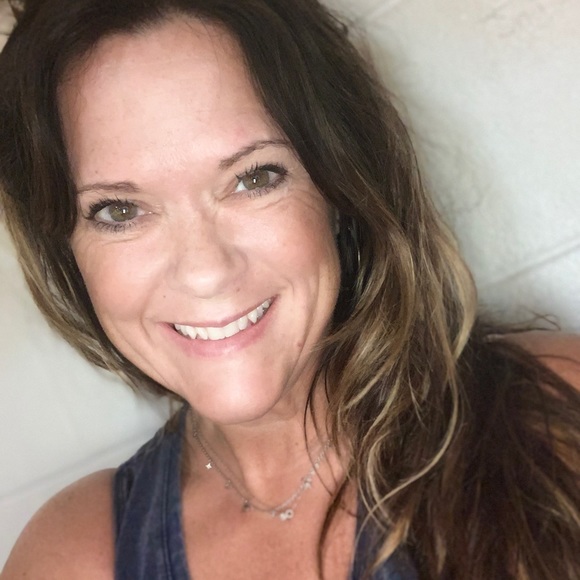 Meet your Posher, Amy - Picture 1 of 1